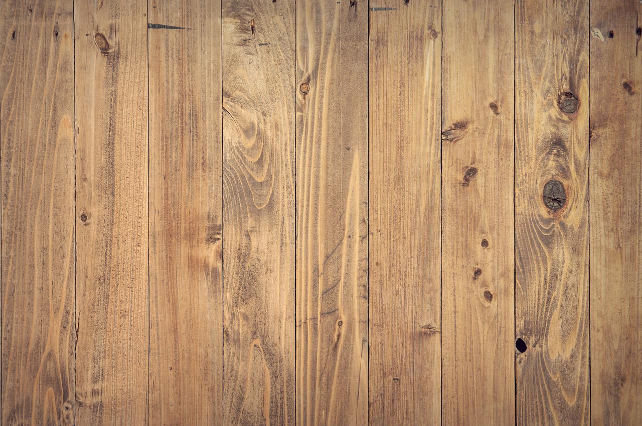 Jak prawidłowo czyścić podłogi drewniane?